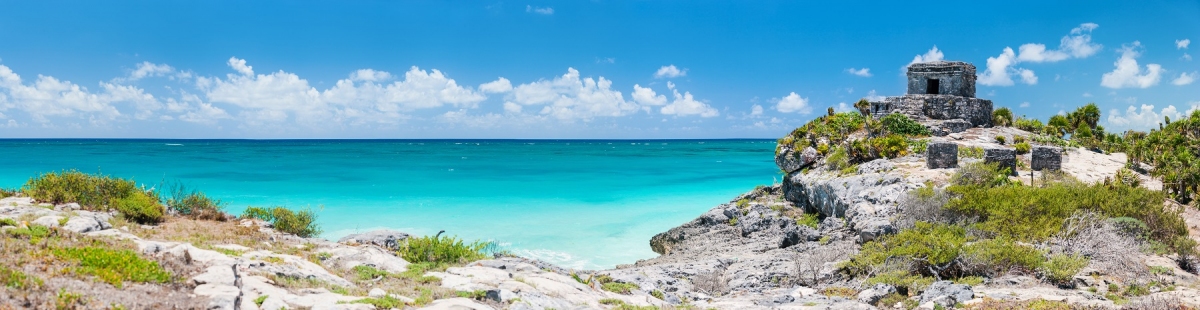 Maya Ruinen am Strand von Tulum in Mexiko (BlueOrange Studio / stock.adobe.com)  lizenziertes Stockfoto 
License Information available under 'Proof of Image Sources'